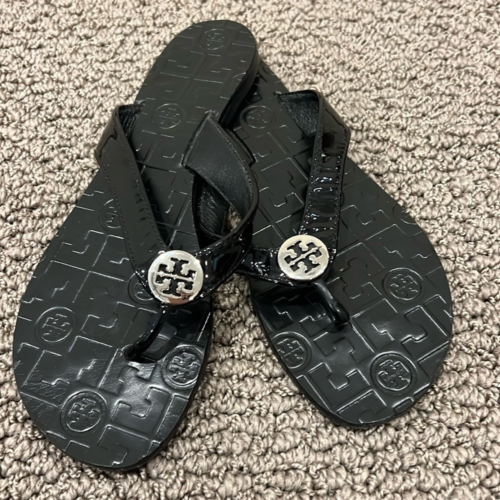 Tory Burch 8 Flip Flops